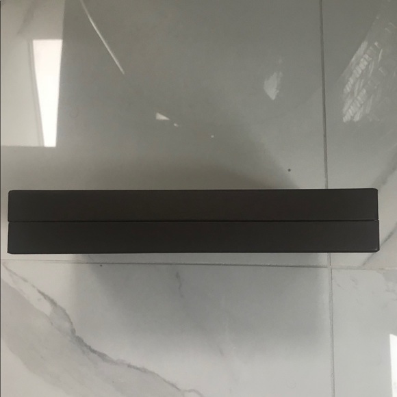 Louis Vuitton Box with Wrapping paper and sticker. - Picture 2 of 4